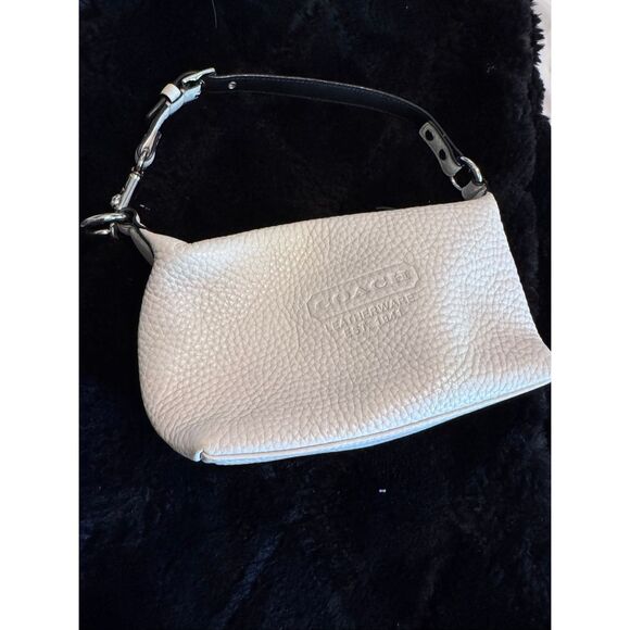 Coach white logo pebble leather baguette bag tote bag - Picture 3 of 12